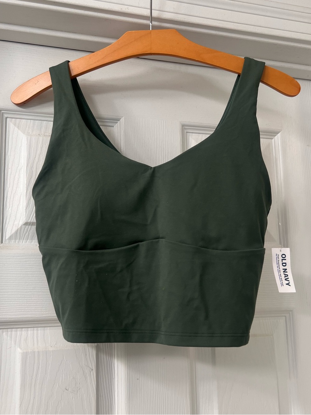 Old Navy Forest Green V-Neck Cropped Tank Sz Medium 
Workout/ Gym